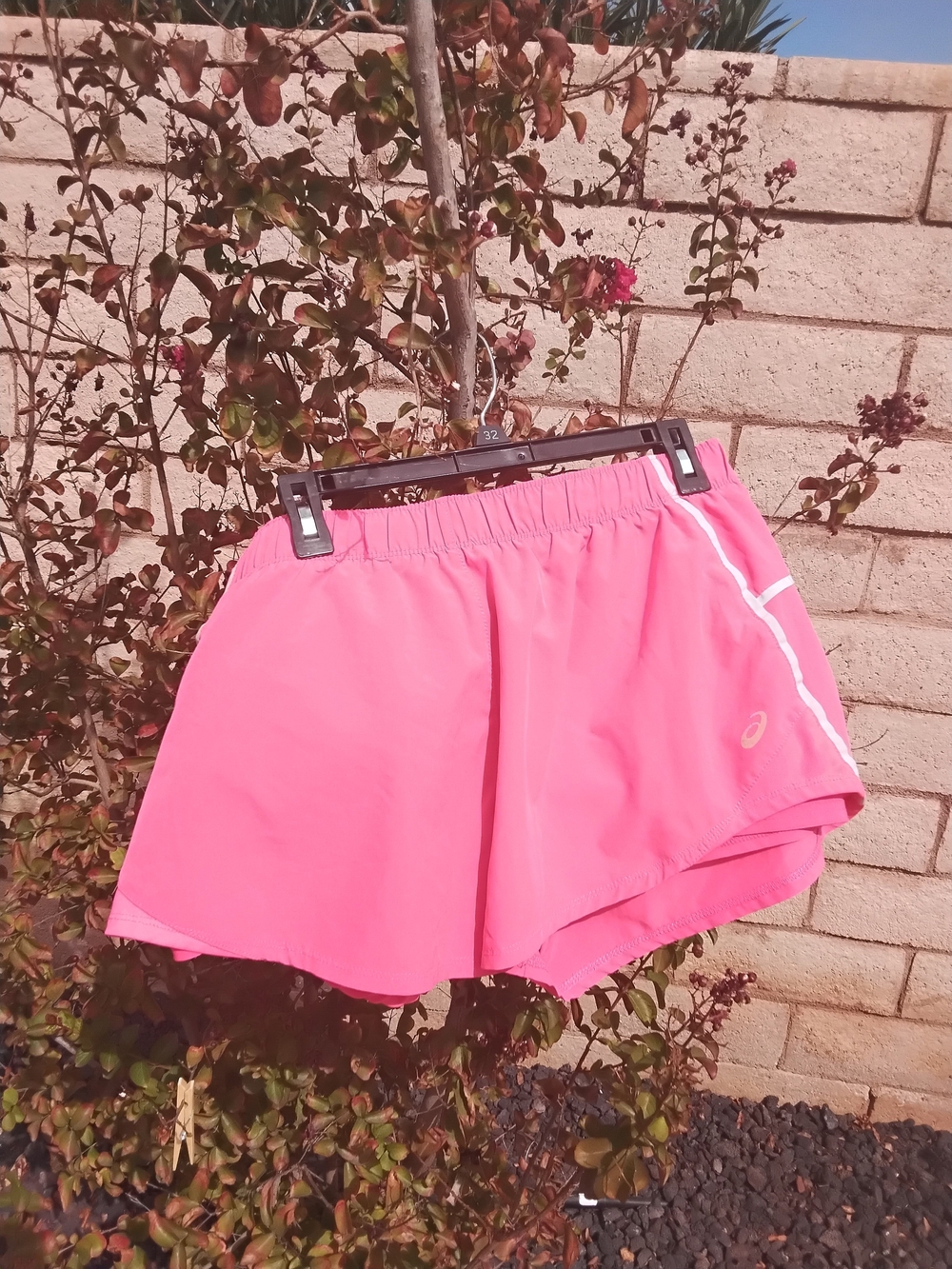ASICS Coral Women's Running Shorts Size Large